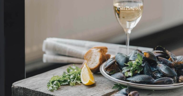 Qué tapas elegir para acompañar con un Albariño de las Rías Baixas